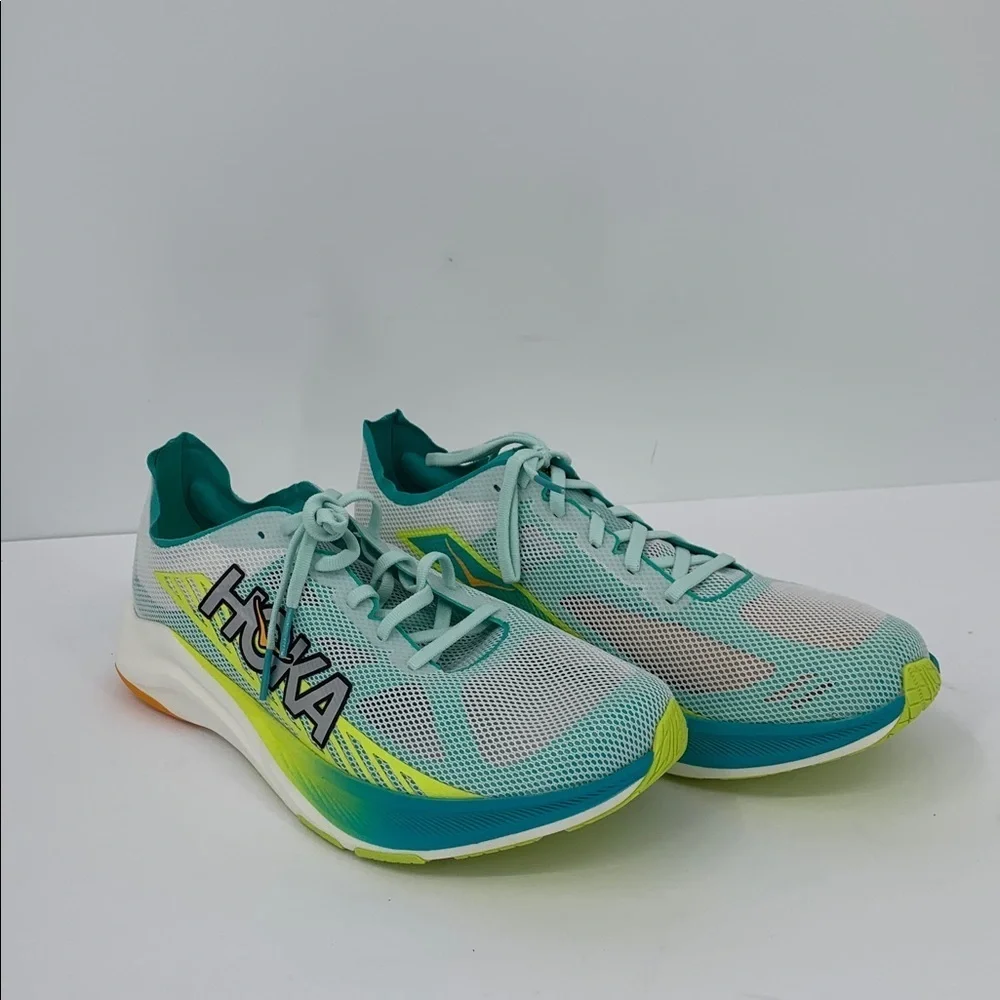 Hoka one cielo